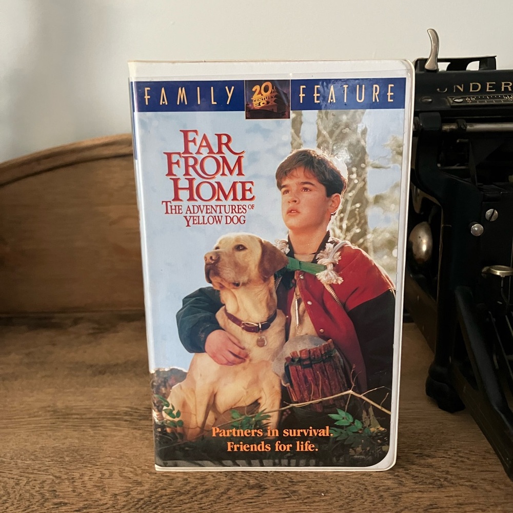 Far From Home: The Adventures of Yellow Dog VHS